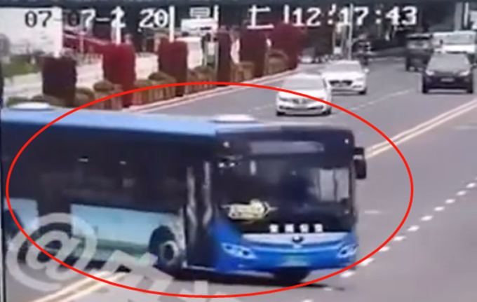 貴州安順墜車最新情況,貴州安順墜車最新情況，變化帶來的自信與成就感